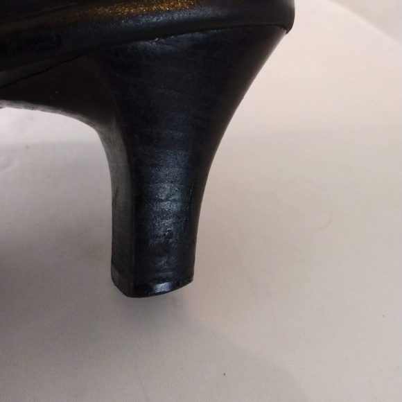 Kenneth Cole Reaction Black Leather Pump - Picture 4 of 10